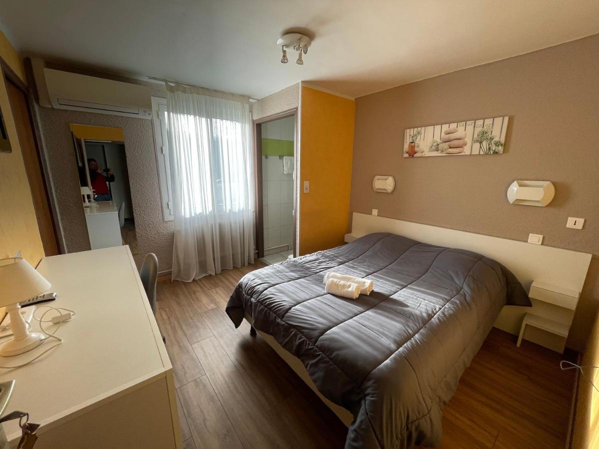 Hotel Les Chenes Sisteron Esterno foto