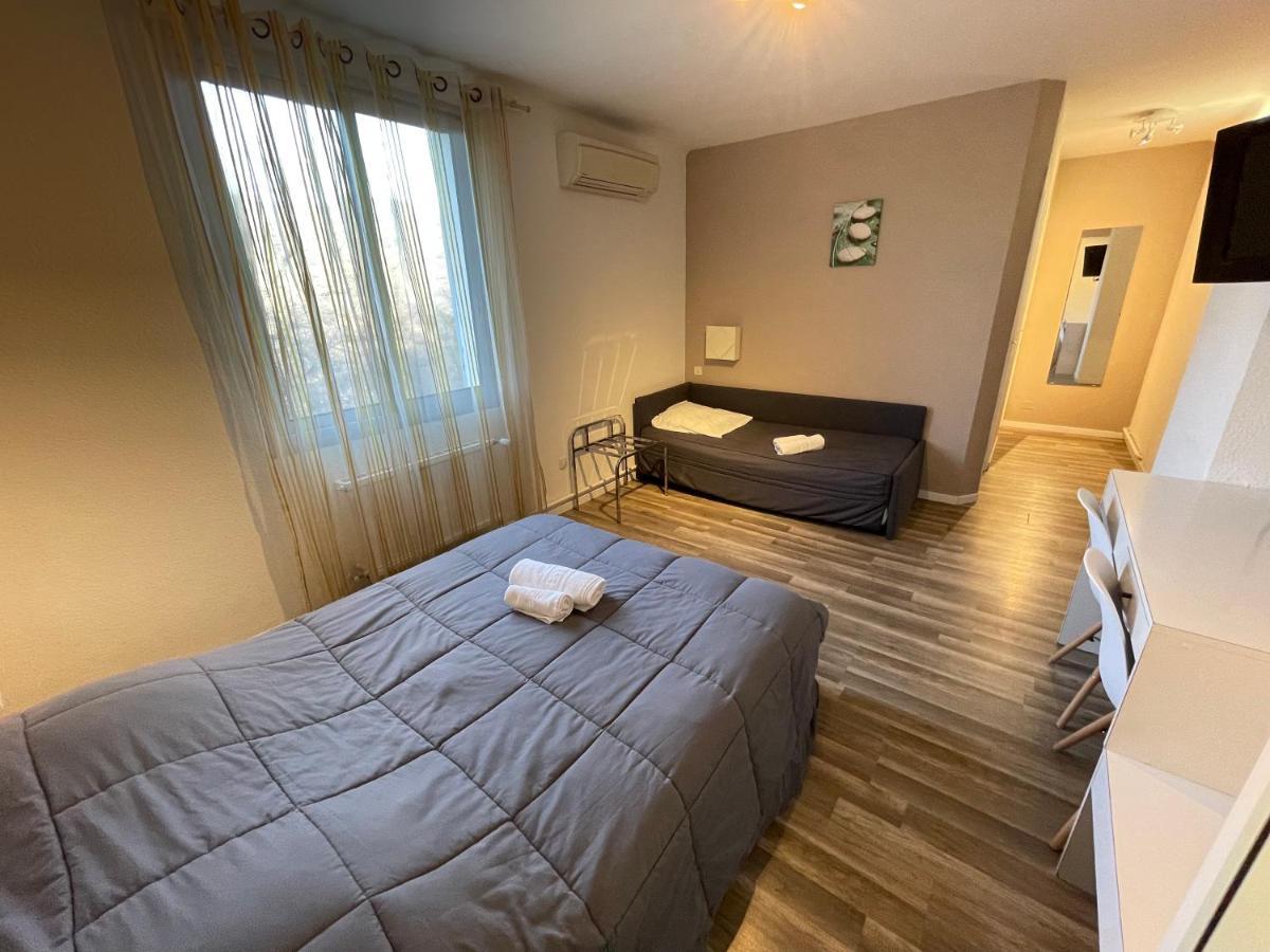 Hotel Les Chenes Sisteron Esterno foto