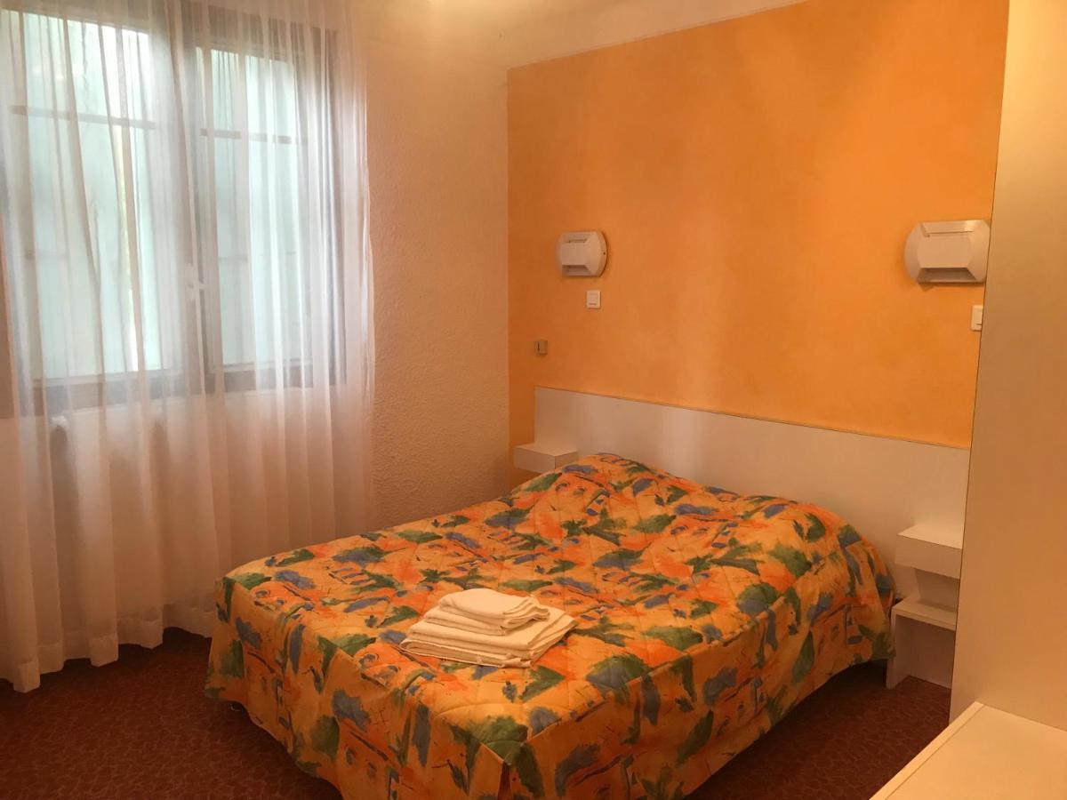 Hotel Les Chenes Sisteron Esterno foto
