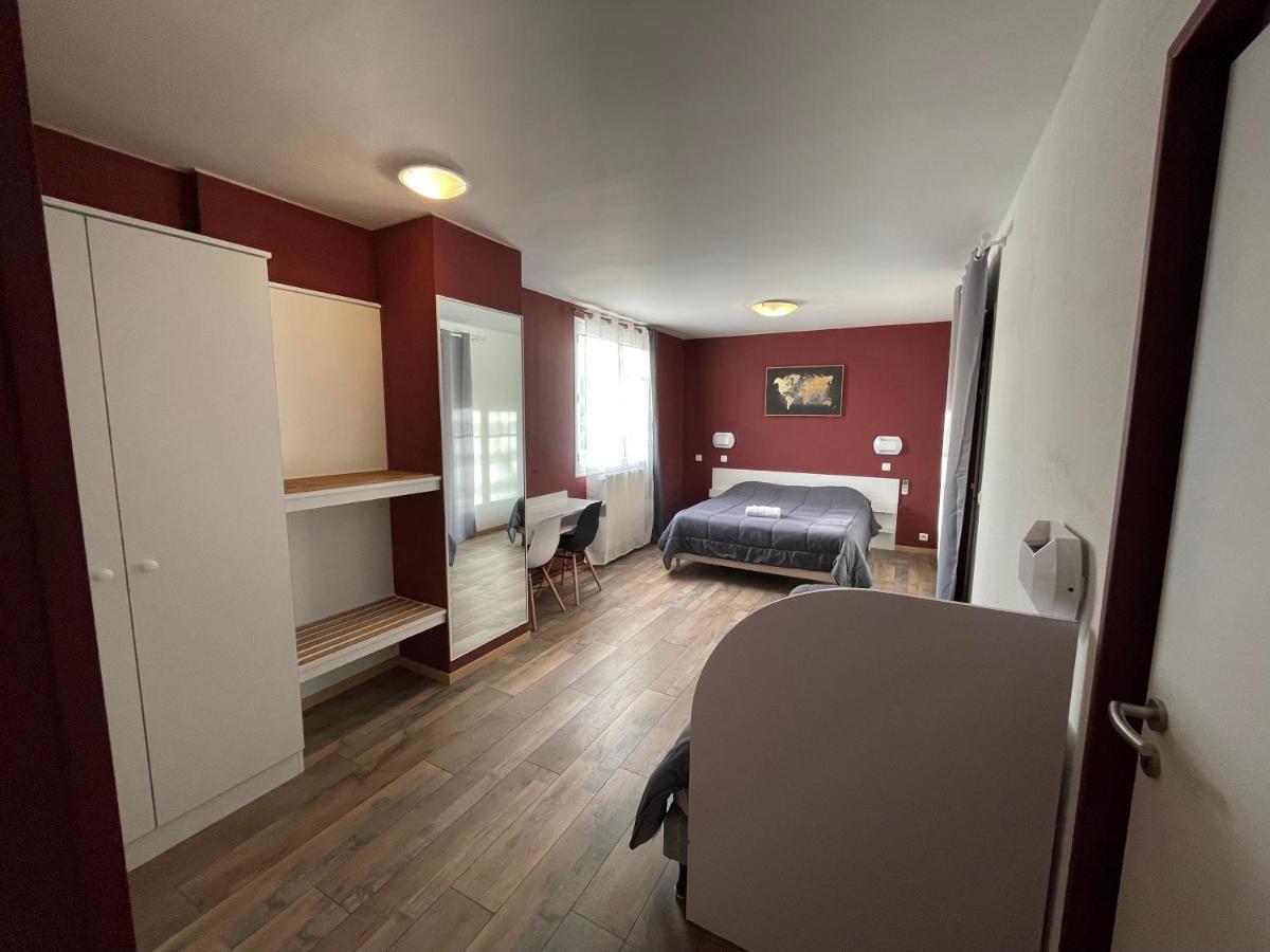 Hotel Les Chenes Sisteron Esterno foto