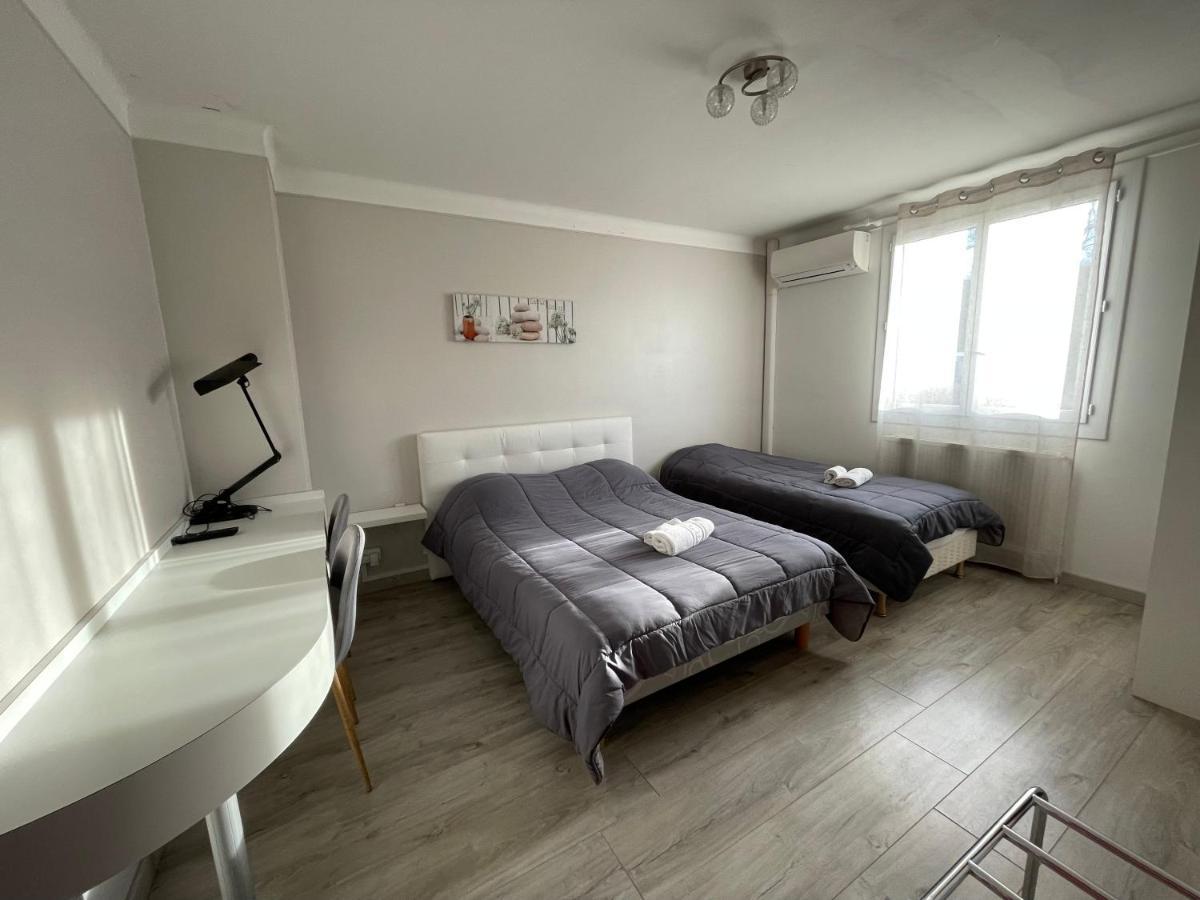 Hotel Les Chenes Sisteron Esterno foto