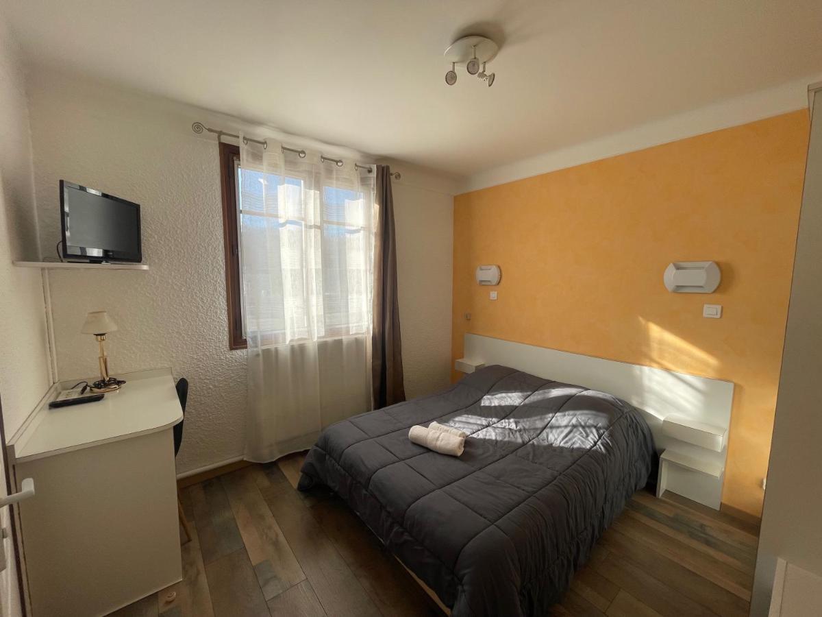 Hotel Les Chenes Sisteron Esterno foto