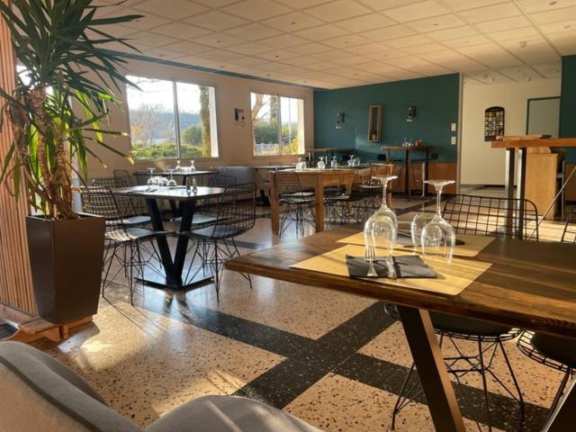 Hotel Les Chenes Sisteron Esterno foto