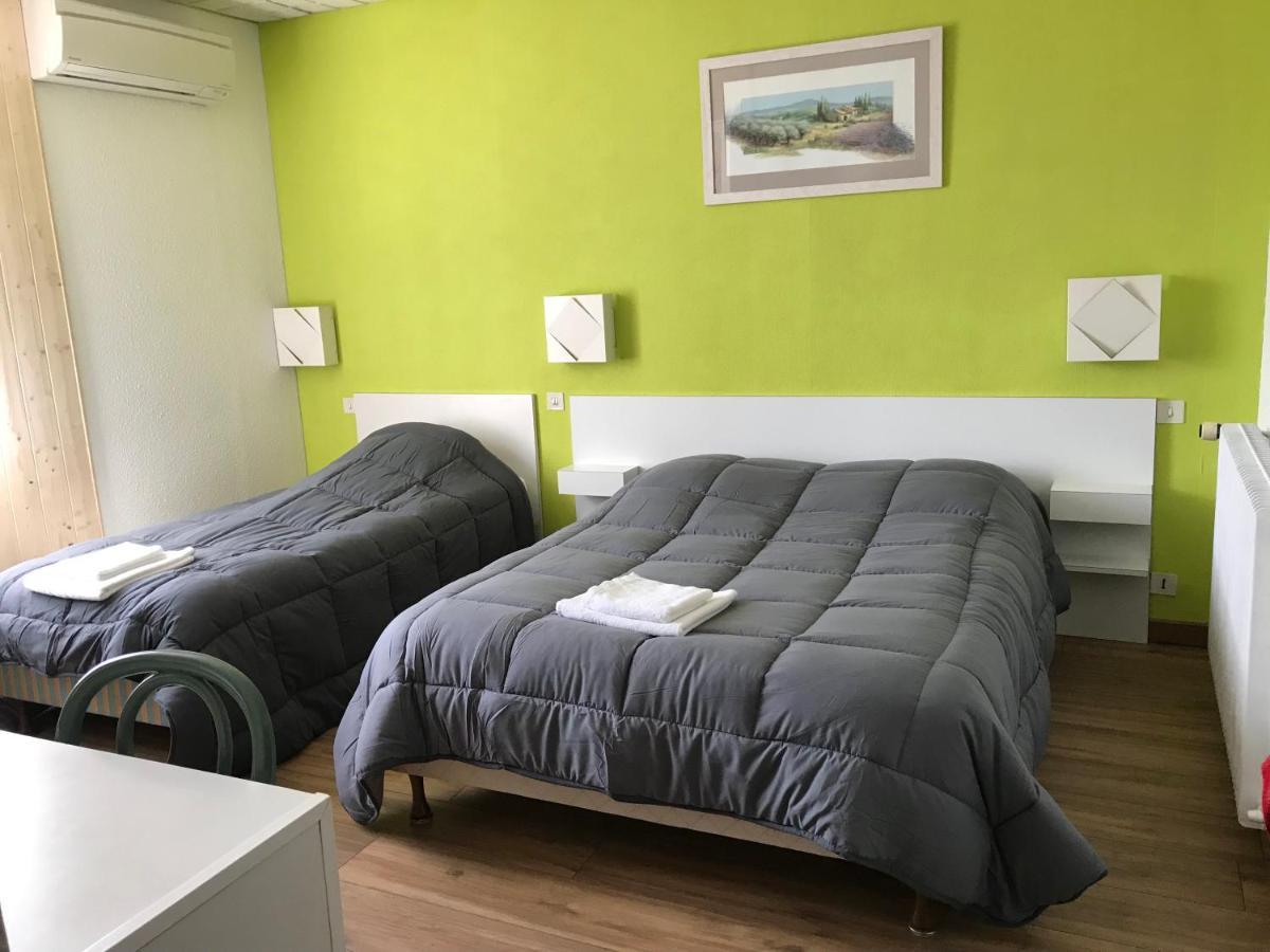 Hotel Les Chenes Sisteron Esterno foto